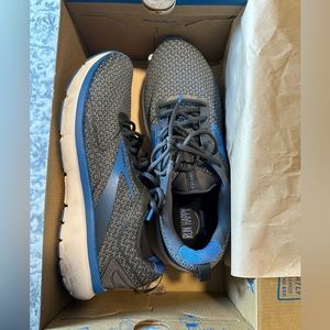 Mens brooks size 12, normal width